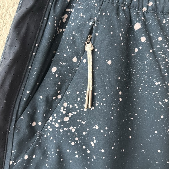 Vuori Dash Short - Picture 4 of 6